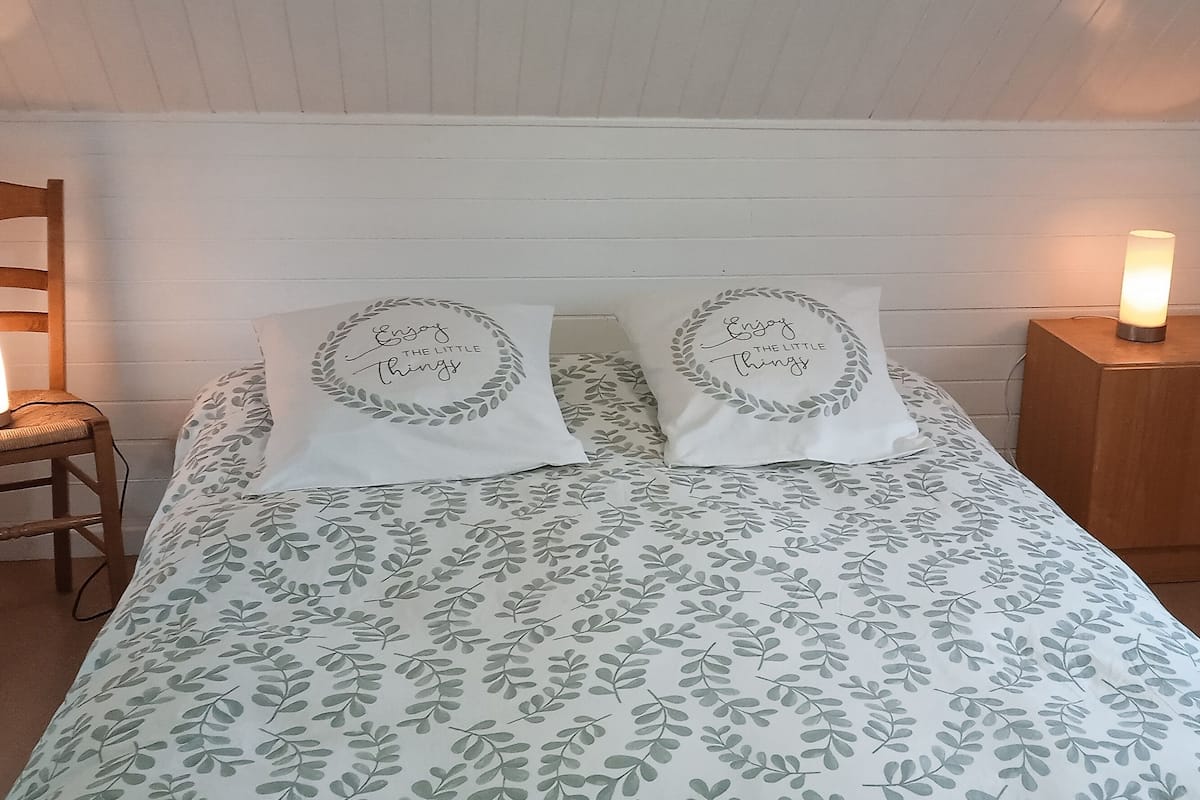 Habitación Confort doble, no fumadores, vistas a la montaña | Cortinas opacas, tabla de planchar con plancha, wifi gratis