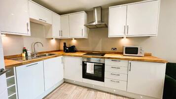 Fridge, microwave, oven, dishwasher