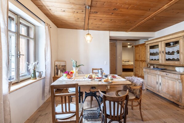 Dining - ZIMMER USTAREA SPLUGA 3 (Ardez)