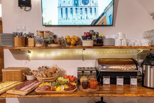 Free daily buffet breakfast