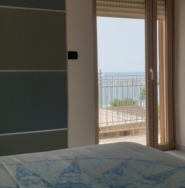 1 camera, Wi-Fi, lenzuola