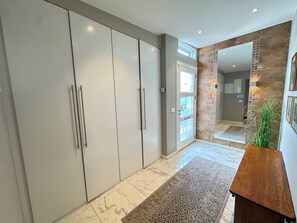 Interior - Charming Family Home in the Capital Area (Garðabær)