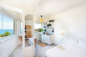 1 bedroom, desk, iron/ironing board, WiFi