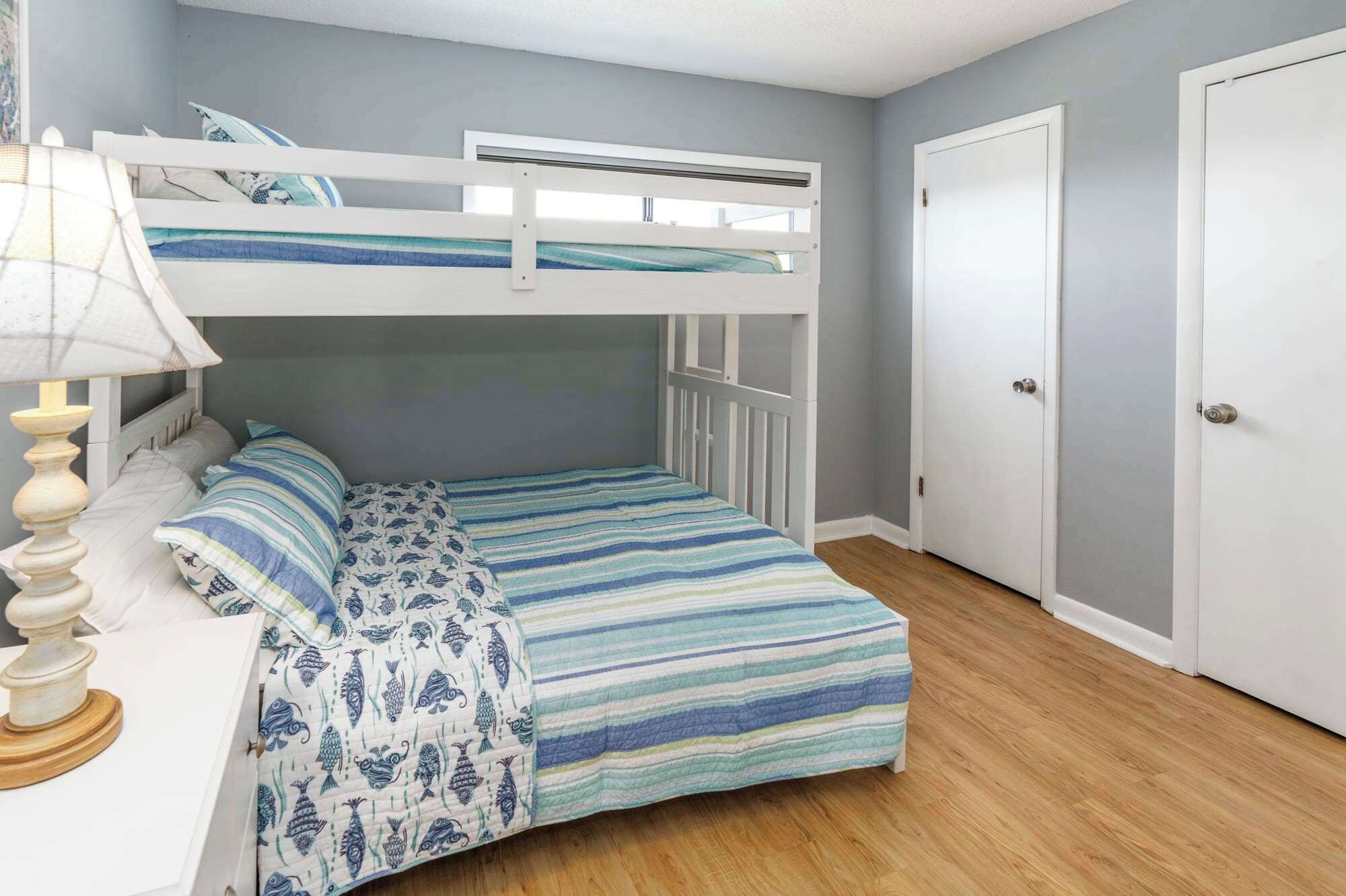 2 Schlafzimmer, Schreibtisch, Bügeleisen/Bügelbrett, WLAN