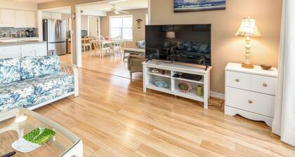 In Duck with Community Pool & Beach Access