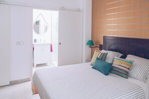 10 habitaciones, tabla de planchar con plancha, wifi y ropa de cama 