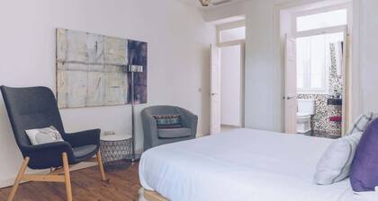 Chic & Luxurious 2-BR Escape Designed for Elegance