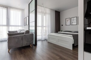 Comfort Studio, City View | Living area | 20-inch TV with satellite channels