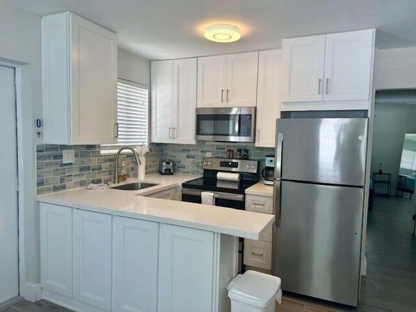 Fridge, microwave, oven, stovetop - Chic 1BR wonderful porches, heart of Old Town Key West. Total renovation. (KEY WEST)