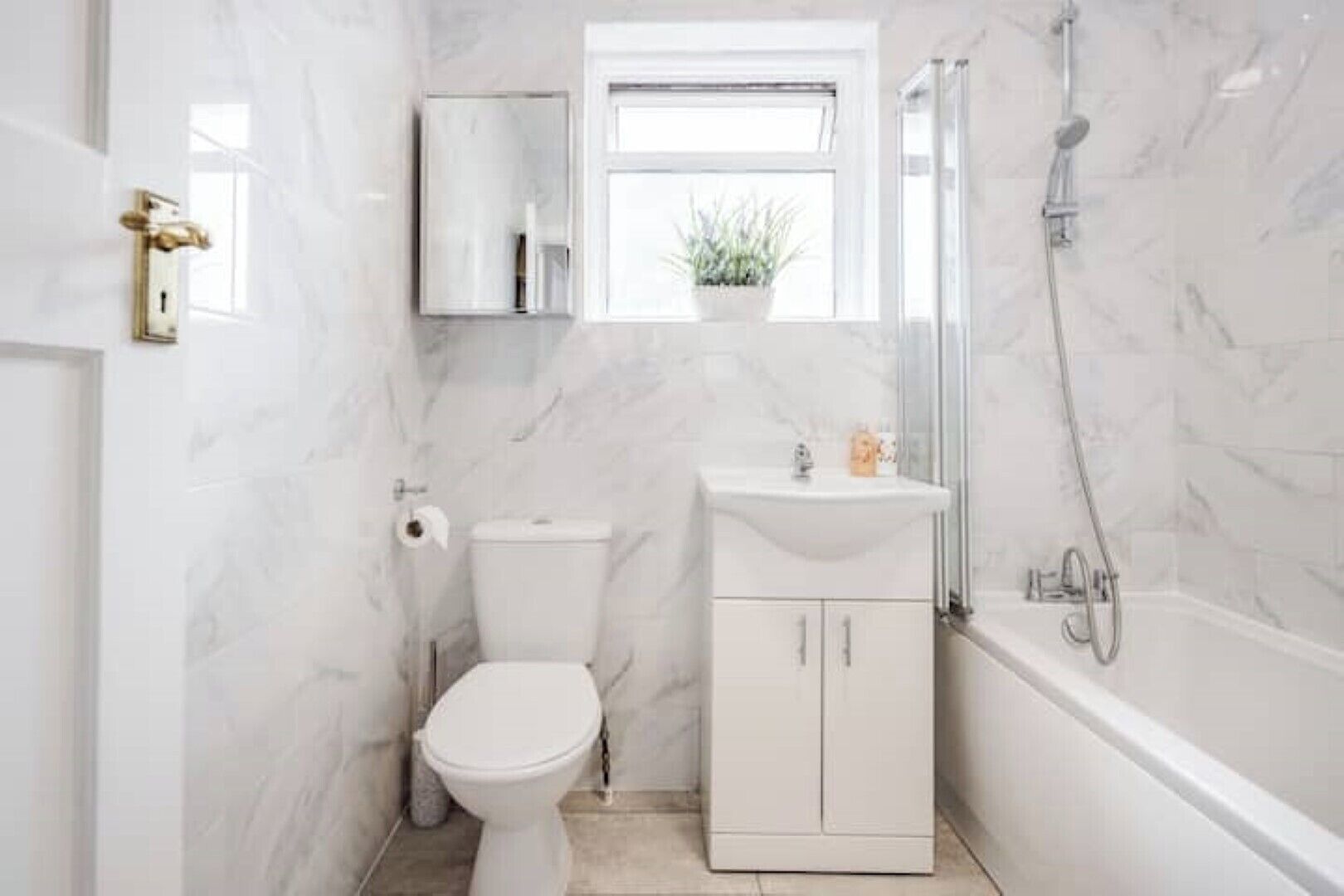Towels, soap, shampoo, toilet paper