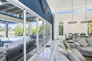 Villa - Luxury Golf Villa in Bavaro Cocotal Palma Real Pool Jacuzzi Staff (Punta Cana)
