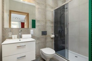Shower, hair dryer, shampoo