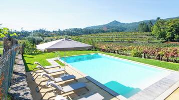 Villa (6 Bedrooms) | Exterior