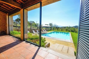 Villa (6 Bedrooms) | Exterior