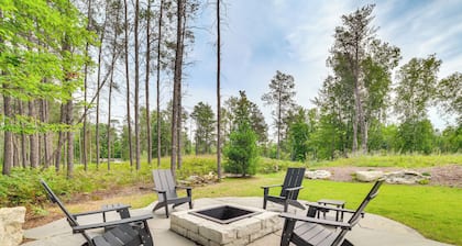 Cottage on Crooked River w/ Dock + Slip!