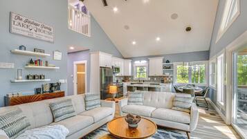 House (5 Bedrooms) | Interior