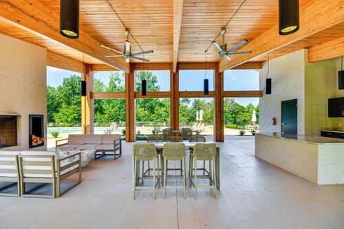 Hot Tub & Dock: Lakefront Connelly Springs Escape