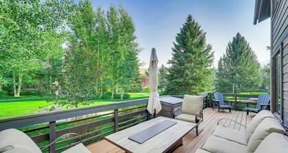 Cozy Sun Valley Townhome w/ Mountain Views!