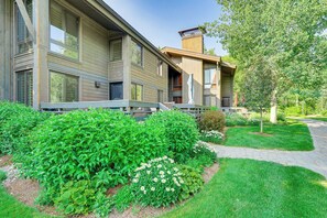 Apartment (3 Bedrooms) | Interior - Cozy Sun Valley Townhome w/ Mountain Views! (Sun Valley)