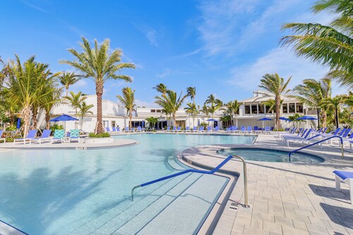 Condo w/ Patio & Resort Amenities in Fort Pierce!