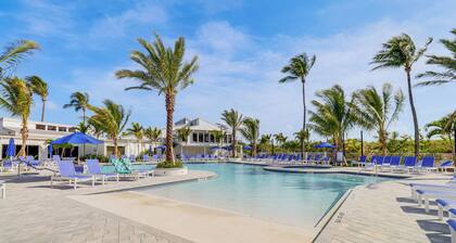 Condo w/ Patio & Resort Amenities in Fort Pierce!