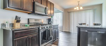 Michigan Home w/ Yard, 3 Mi to Detroit Airport