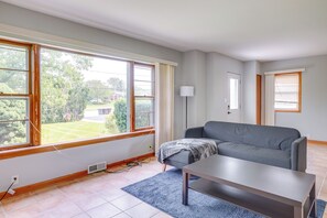 Apartment (2 Bedrooms) | Interior - Pet-friendly New Berlin Retreat w/ Patio & Yard! (New Berlin)