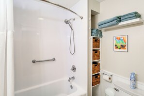 Cottage (3 Bedrooms) | Interior - Updated Damascus Cottage on Appalachian Trail! (Damascus)