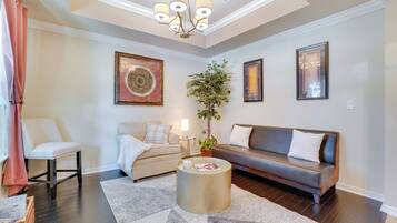 House (4 Bedrooms) | Interior