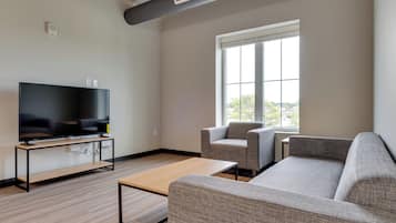 Apartment (3 Bedrooms) | Front of property