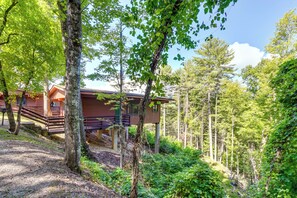 House (2 Bedrooms) | Interior - Bryson City Cabin in Smoky Mtn W/resort Amenities (Bryson City)