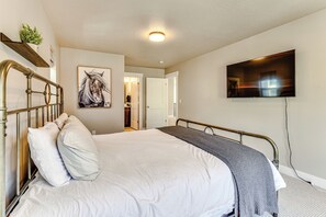 House (5 Bedrooms) | Interior