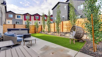 House (5 Bedrooms) | Terrace/patio