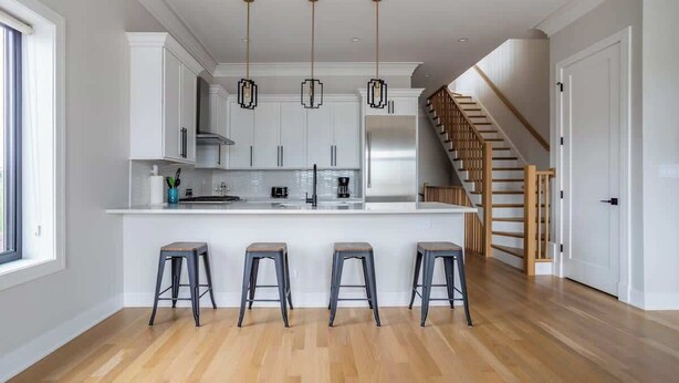 Private kitchen - Large 2-Bedroom w/ Huge Roofdeck view of Skyline (Chicago)