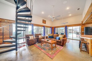 House (1 Bedroom) | Interior - Broken Bow Escape w/ Mountain Views & Pool Access! (Broken Bow)