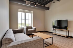 Apartment (3 Bedrooms) | Front of property - Bloomington Apartment - Walk to IU Campus & Mall! (Bloomington)