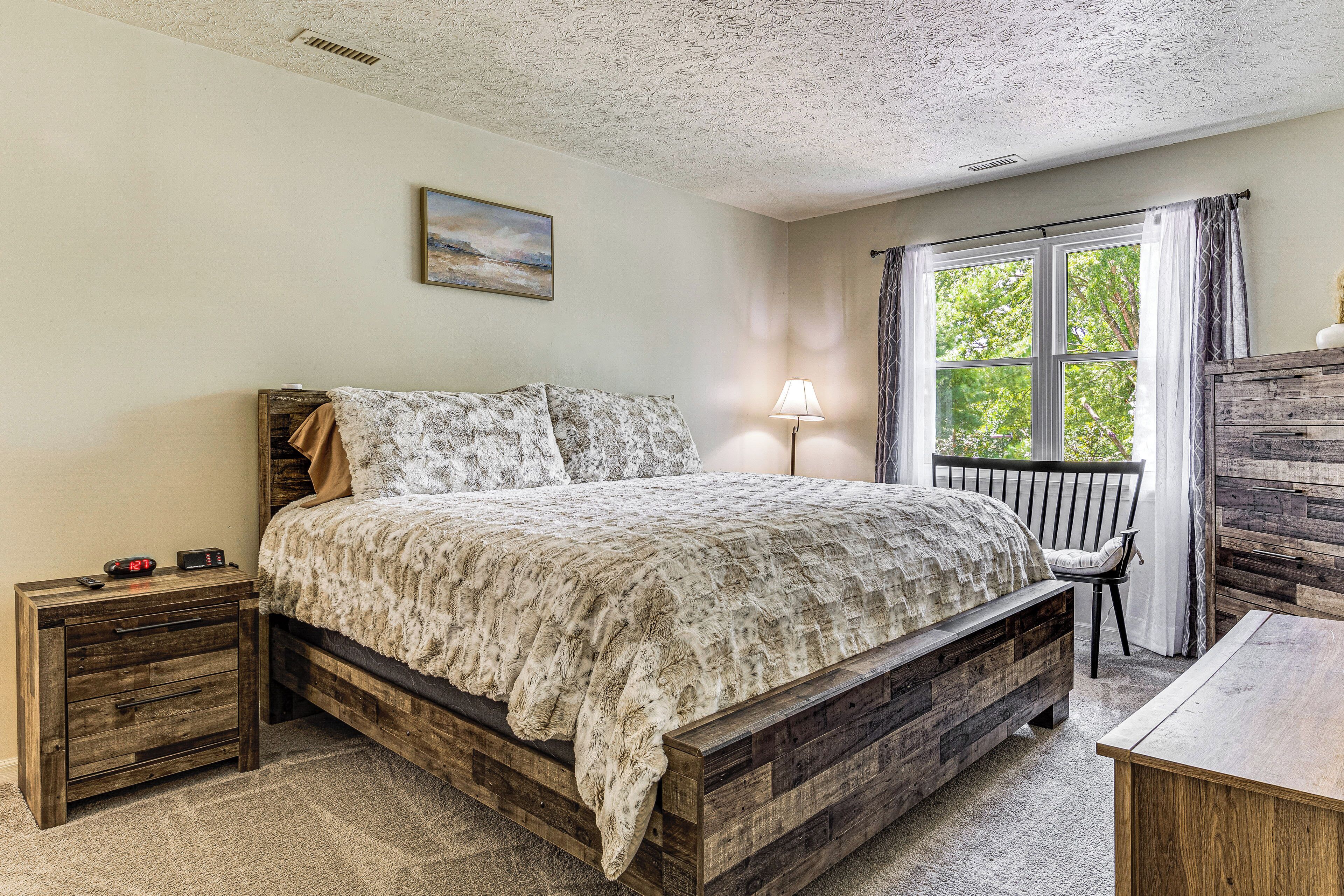 House (4 Bedrooms) | Interior