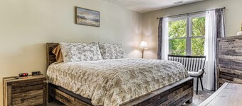 14 Mi to Lucas Oil Stadium: Home w/ Fire Pit!