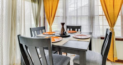 Indianapolis Home w/ Fire Pit & On-site Fishing!