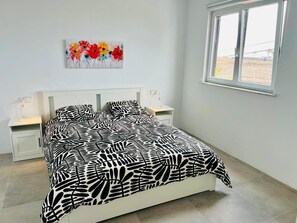 2 chambres, fer et planche à repasser, lit parapluie, Wi-Fi