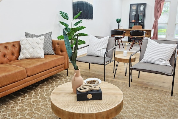 Fernseher, Kamin, Arbeitsbereiche