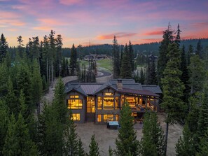 Exterior - Big Sky Summit - Hot Tub, Fireplace & Ski Access (Big Sky)