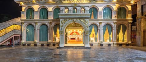 Banquet hall