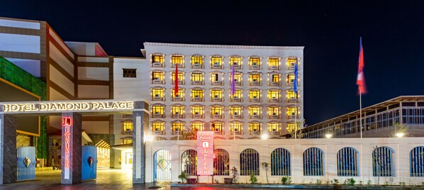 Exterior - DIAMOND PALACE LORDS PLAZA (Nepalgunj)