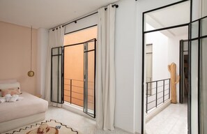 4 bedrooms, iron/ironing board, WiFi, bed sheets - Riad Jarco, Marrakech au Coeur de la Medina, Kasbah, Terrasse, Rooftop, Bassin (Marrakesh)