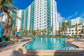House | 2 bedrooms, Internet - Beautiful Apartment With Pool and gym (Hollywood)