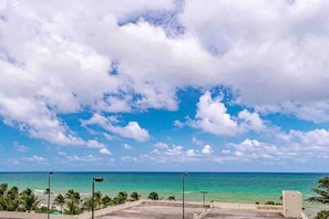 House | 2 bedrooms, Internet - Beautiful Apartment With Pool and gym (Hollywood)