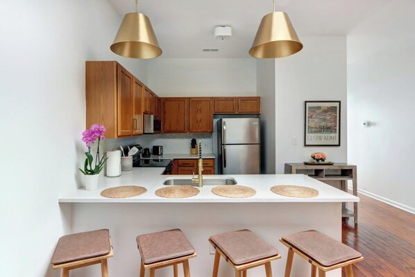 Fridge, microwave, oven, stovetop