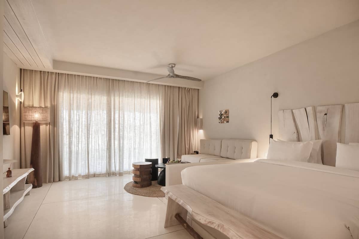 Cabin, 1 King Bed, Sea View | 1 bedroom, premium bedding, minibar, iron/ironing board