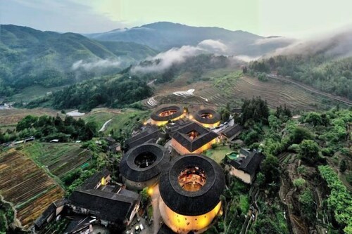 Yunshuiyao Brigdehead Inn